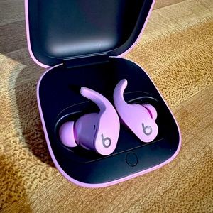 Beats fit pro brand new